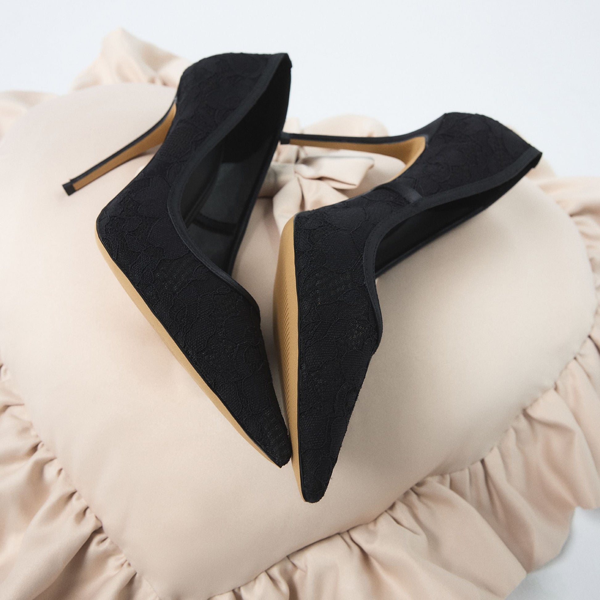 product_14193600_starrla_black_001-003-018_look-part_sq_gy