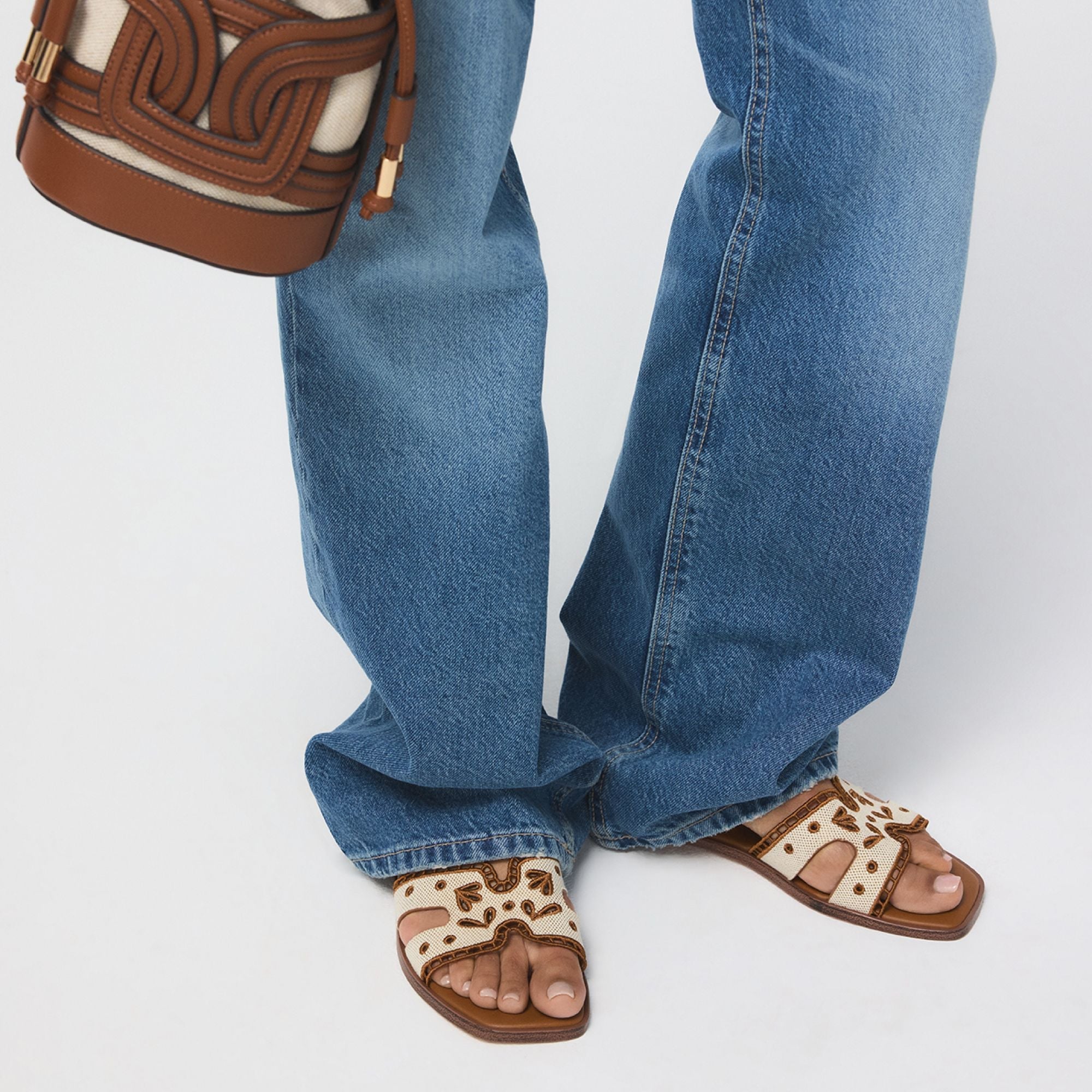 product_14386606_itsandal_beige_101-003-050_look-part_sq_gy