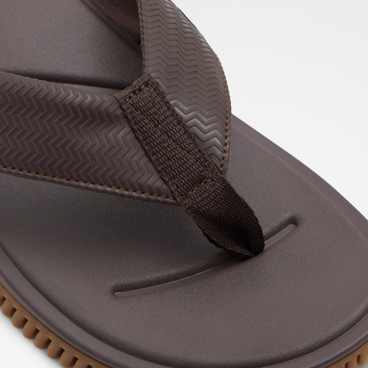 riptide_brown_240-002-008_detail_sq_nt_2018x2018