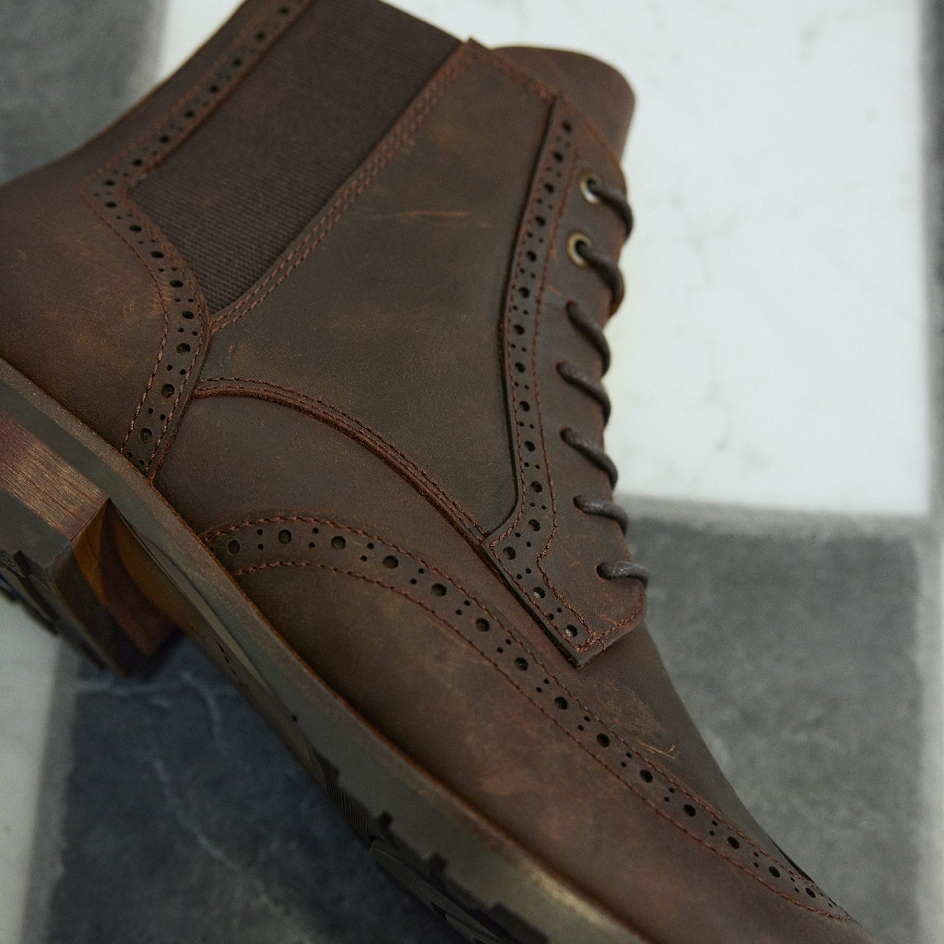 salinger_brown_220-001-043_look-full_sq_nt_2000x2000
