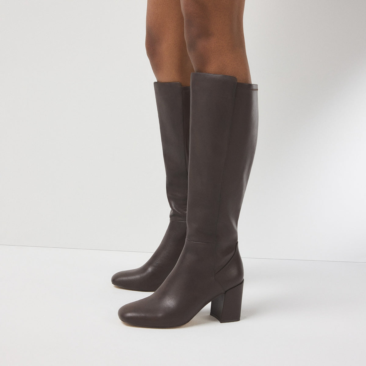 satori_brown_900-001-043_look-part_sq_gy_2000x2000
