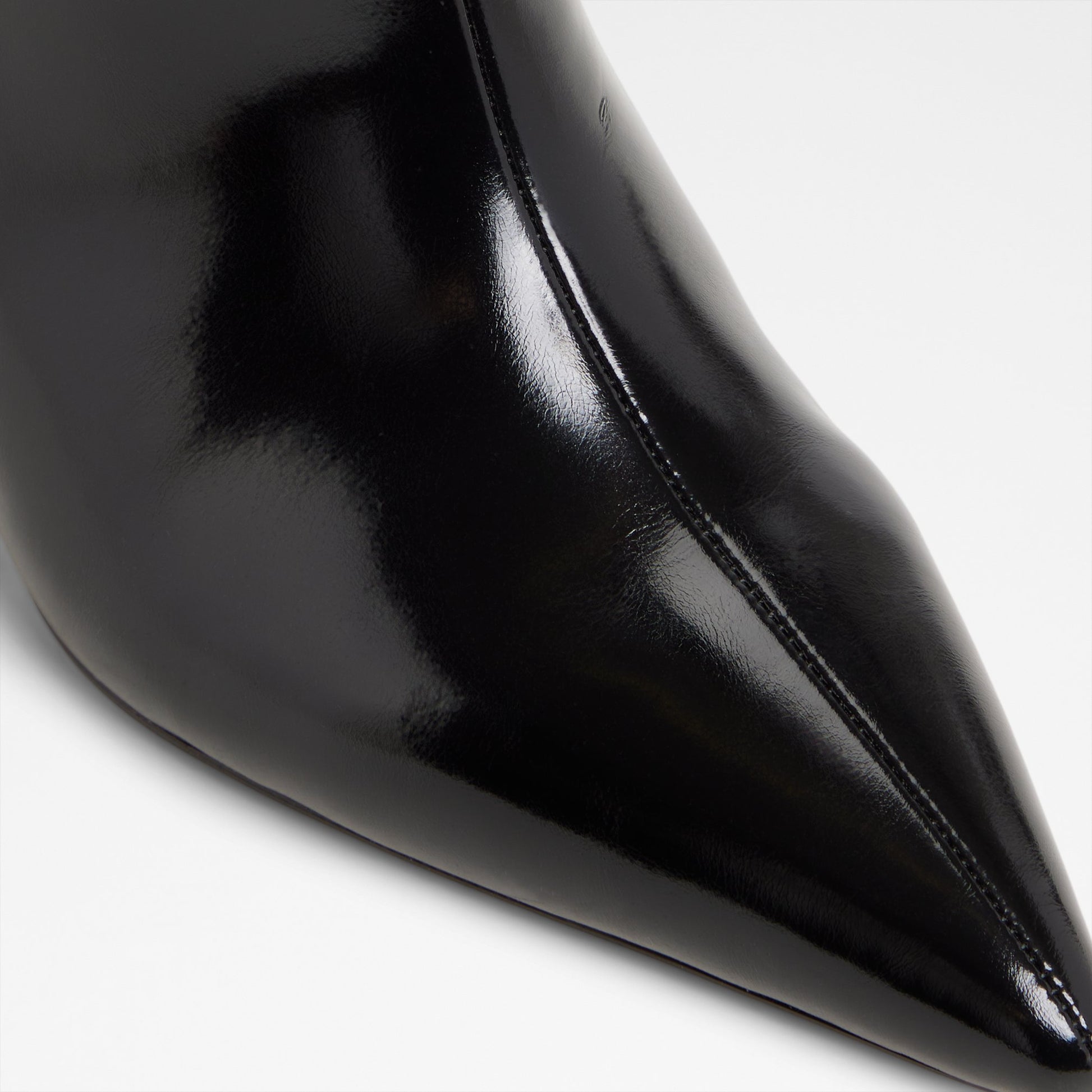 selora_black_001-002-042_detail_sq_nt_2018x2018