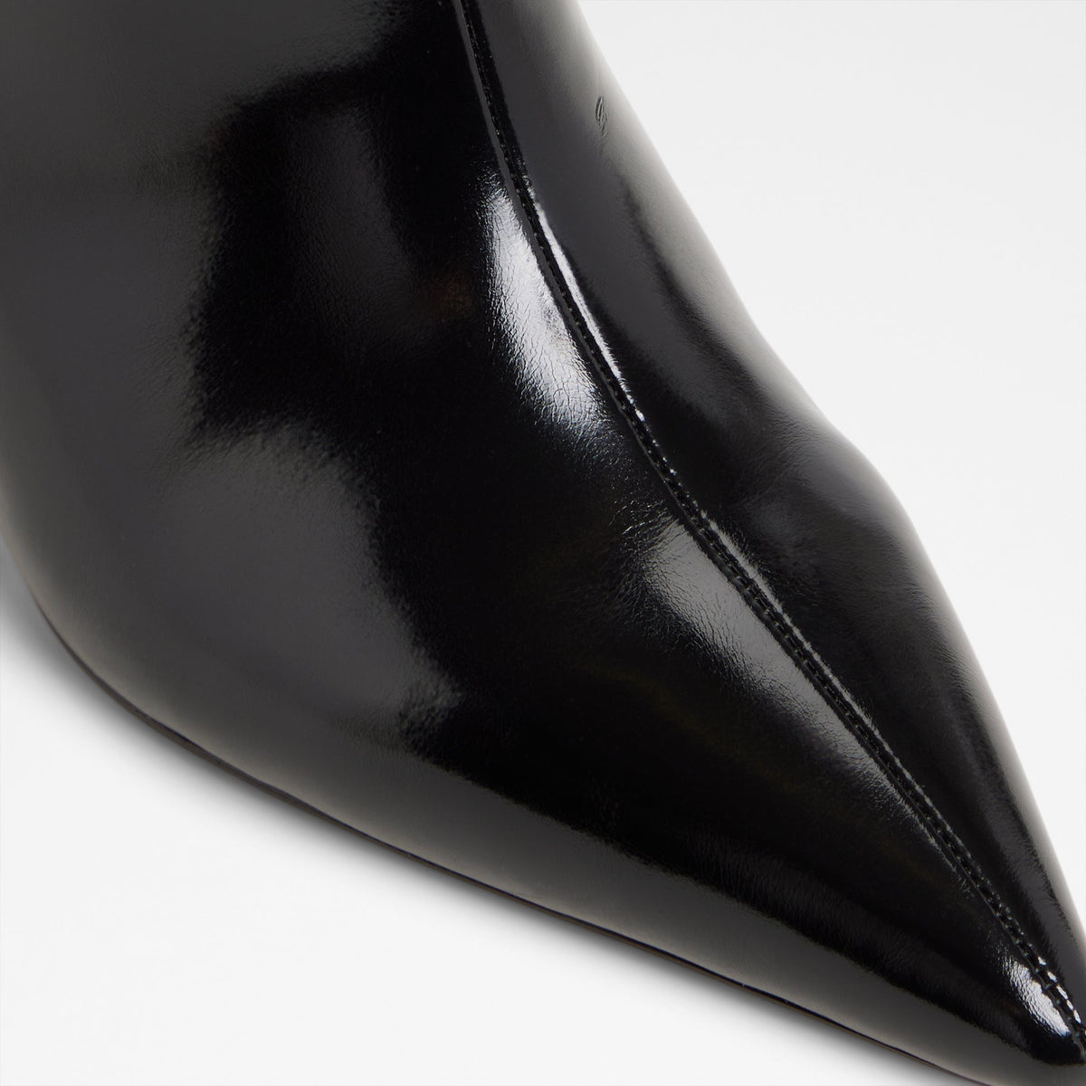 selora_black_001-002-042_detail_sq_nt_2018x2018