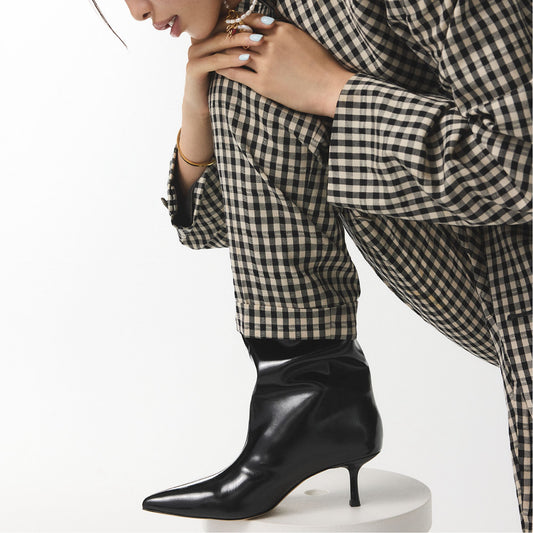 selora_black_001-002-042_look-full_sq_gy_2000x2000