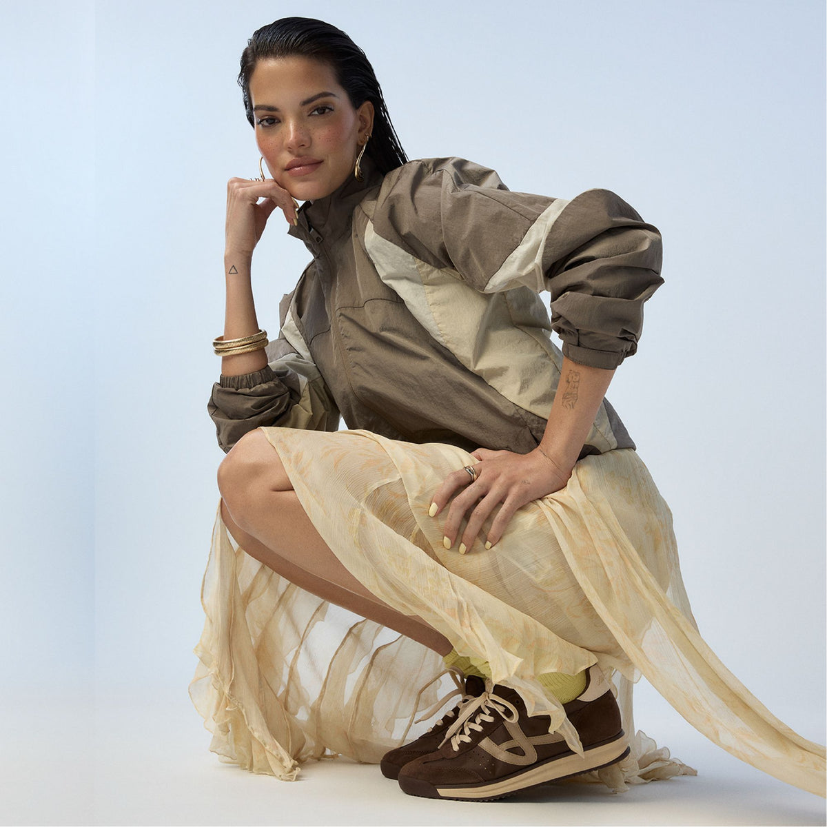 stepcount_brown_210-003-062_look-full_sq_nt_2000x2000