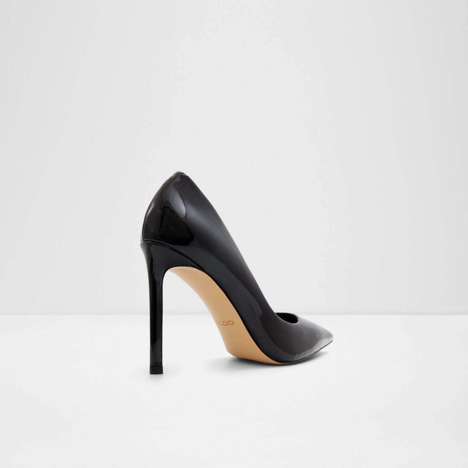 stessy2.0_black_001-002-033_alt1_sq_nt_1600x1600