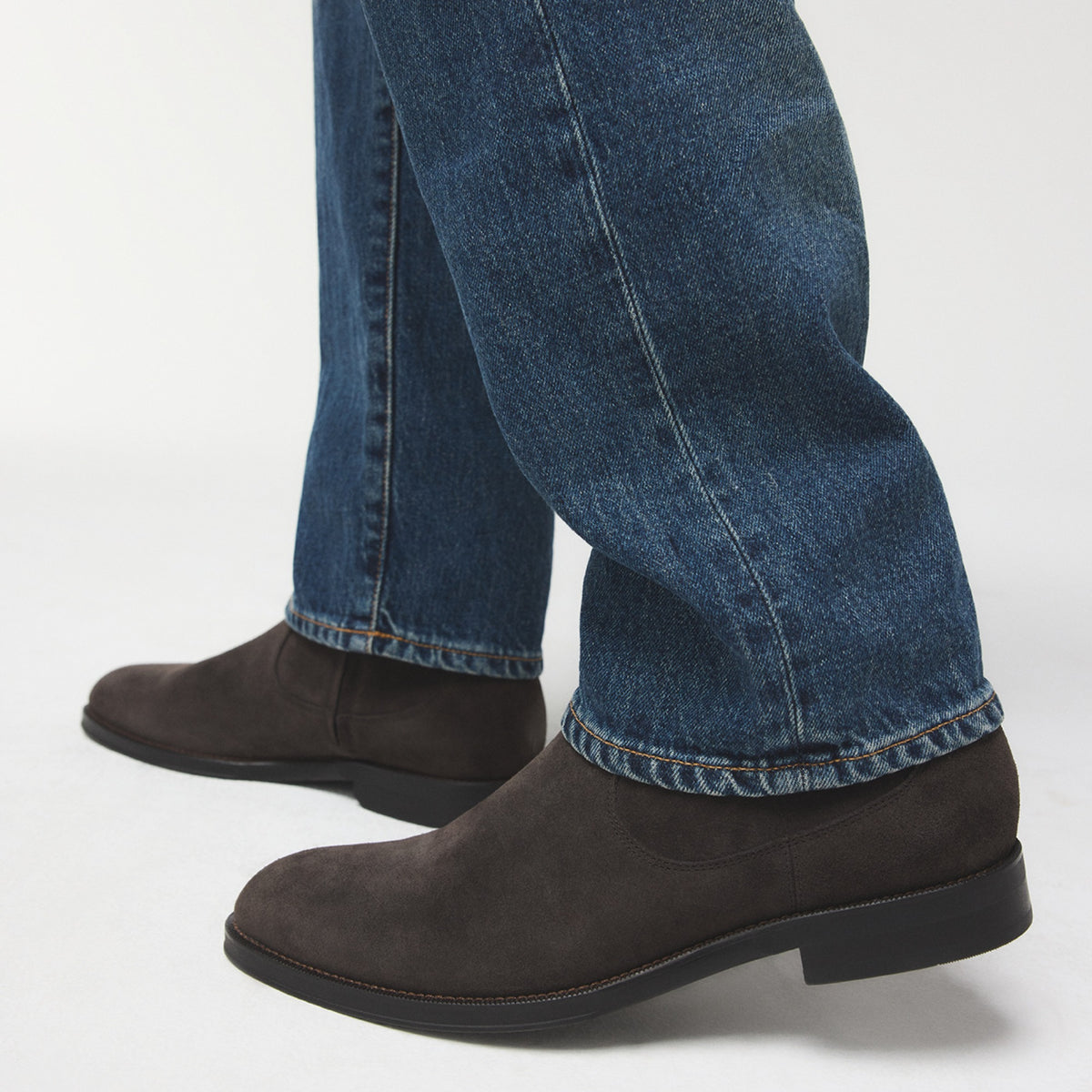 stiles_brown_201-001-046_look-part_sq_gy_2000x2000
