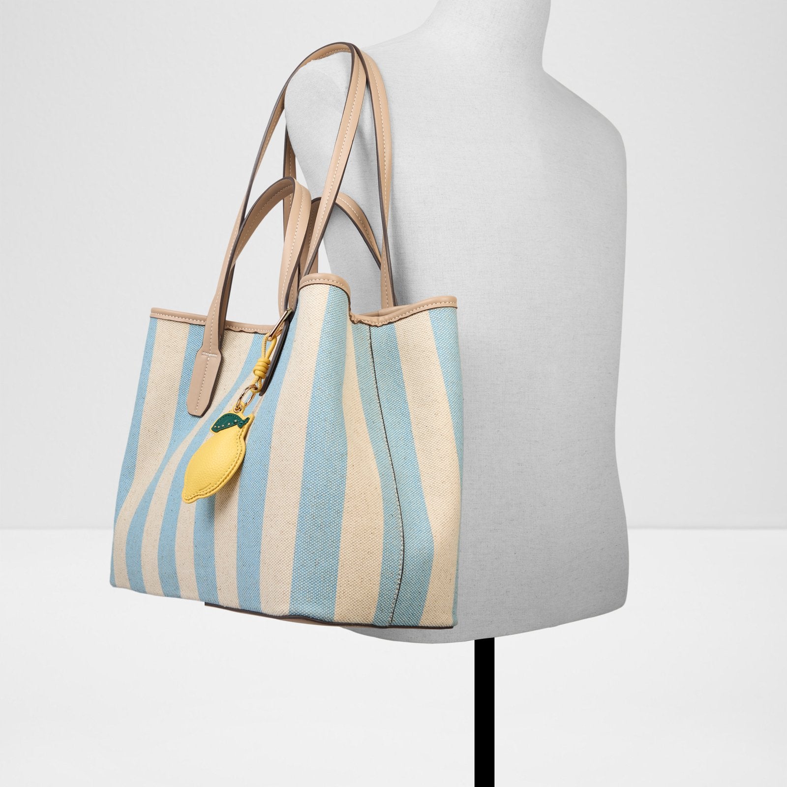 summertote_blue_451-002-029_alt3_sq_nt_1600x1600