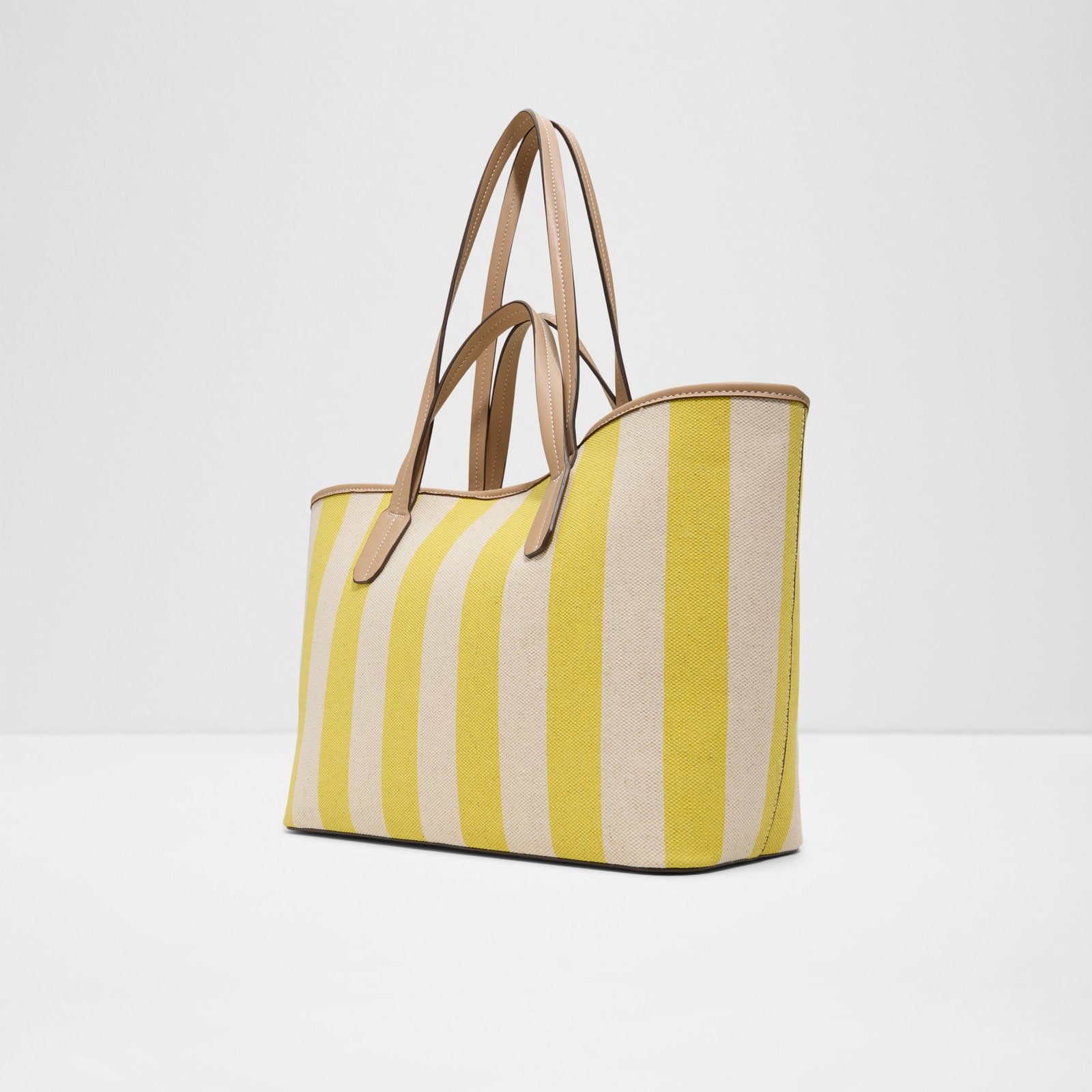 summertote_yellow_745-002-029_alt1_sq_nt_1600x1600
