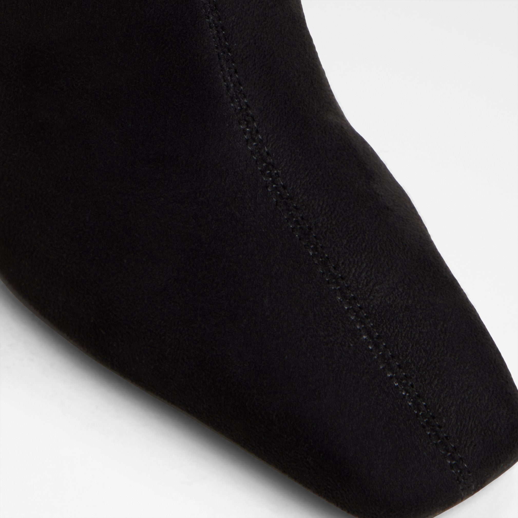 vellamo_black_007-003-027_detail_sq_nt_2018x2018